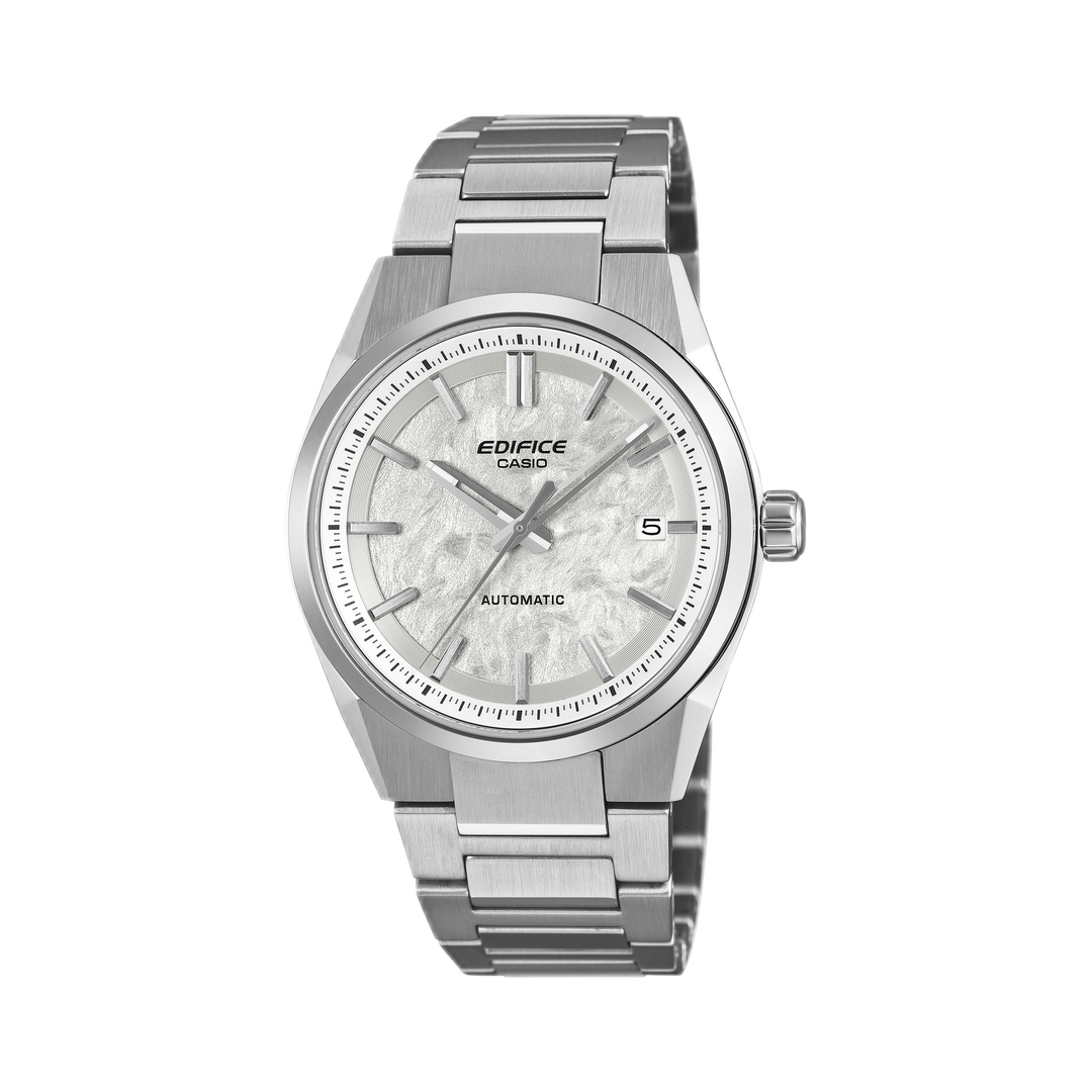 Casio EFK-110D-7AER sur fond blanc