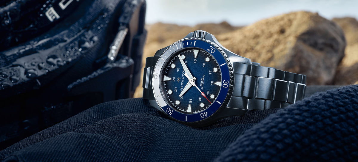 Hamilton Khaki Navy Scuba dans un décor marin